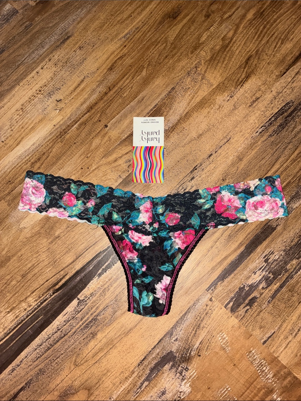 NWT Hanky Panky Signature Lace low rise Thong Panties. Pink/green/black floral